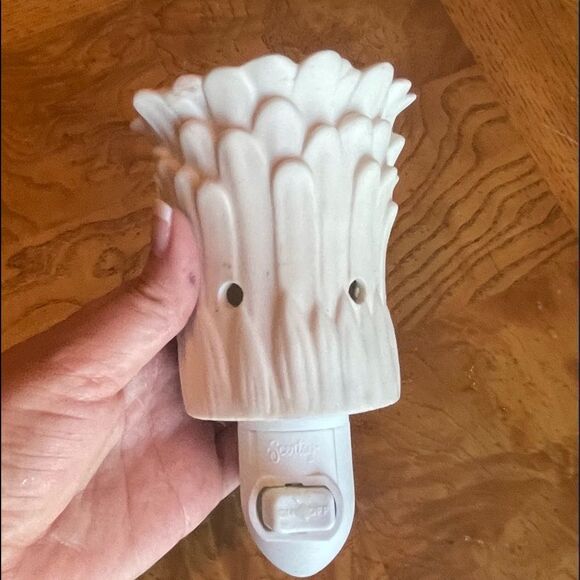 SCENTSY FLOWER Warmer GUC! - Picture 1 of 4